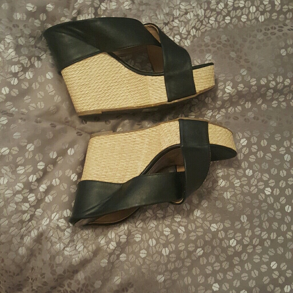 Heels - Picture 3 of 3